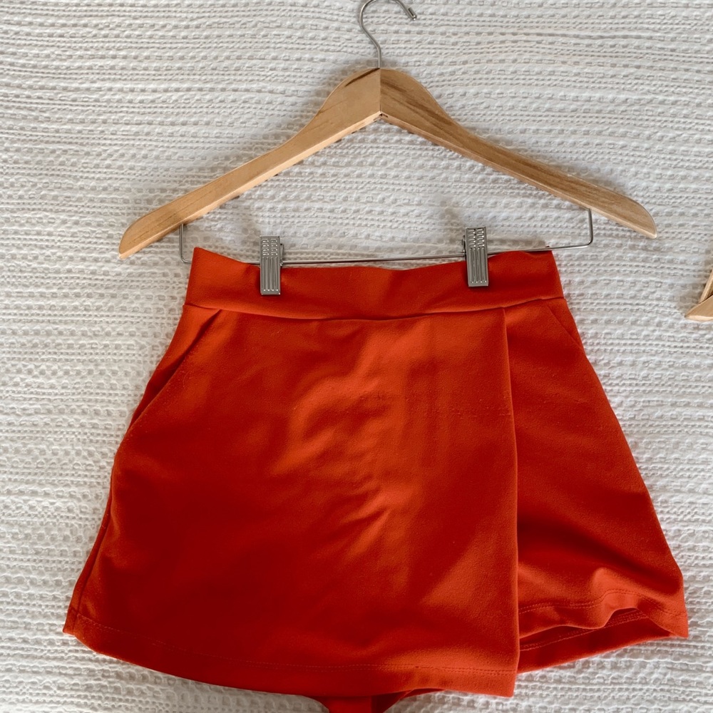 red skort - Picture 3 of 5